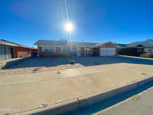5304 Cornell Ave, El Paso, TX, 79924-4716 | Card Image