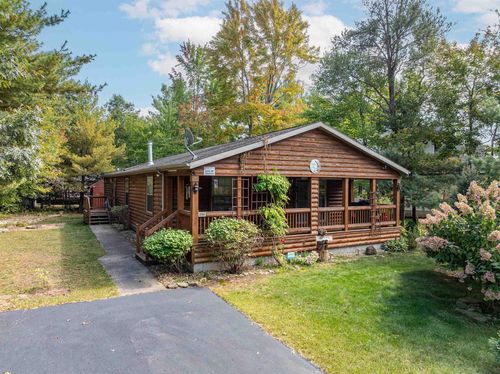 252 Dogwood Ln, Wisconsin Dells, WI, 53965-9313 | Card Image