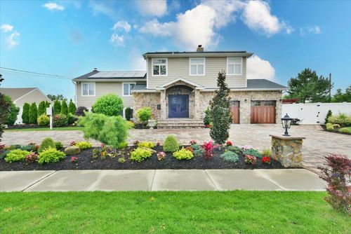 7 Waterview Ave, Massapequa, NY, 11758-8430 | Card Image