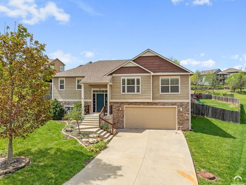 611 N Monterey Way, Lawrence, KS, 66049-4891 | Card Image