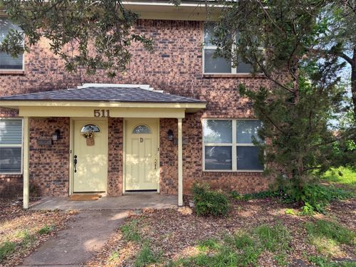 d-511 N Brazos St, Granbury, TX, 76048-1680 | Card Image