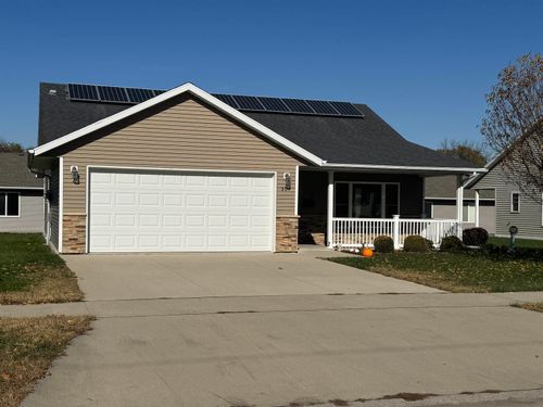 807 9th St, Charles City, IA, 50616-3442 | Card Image