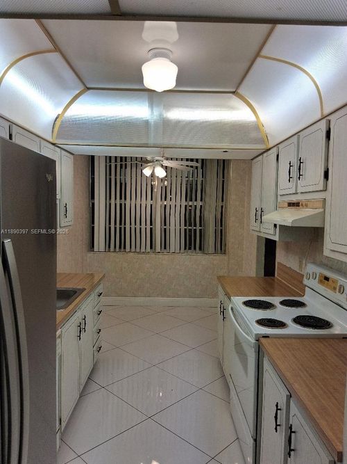 319-1300 Saint Charles Pl, Pembroke Pines, FL, 33026-3336 | Card Image