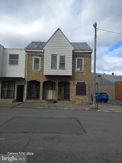 19 Chestnut St, LEWISTOWN, PA, 17044-2289 | Card Image