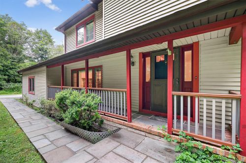 16 Flag Ln, Campbell Hall, NY, 10916-3424 | Card Image