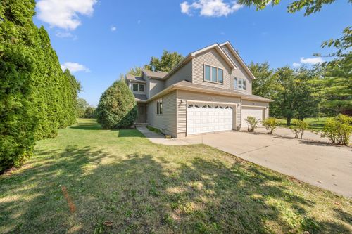 113 Andresen Ct, Dekalb, IL, 60115-1025 | Card Image