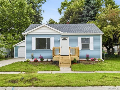 1320 White St, Port Huron, MI, 48060-5735 | Card Image