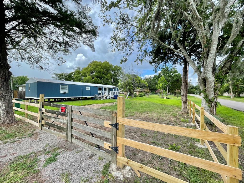 Front St, Brazoria, TX 77422
