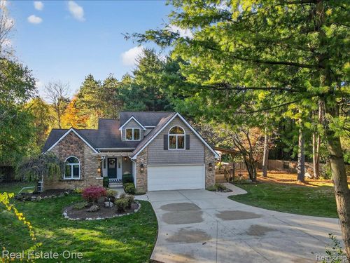693 Knibbe Rd, Lake Orion, MI, 48362-2146 | Card Image