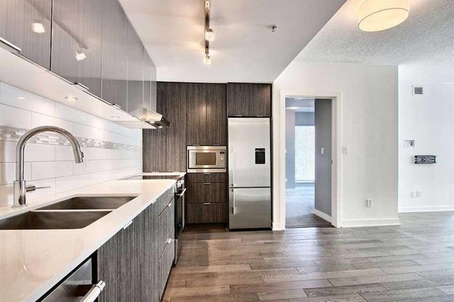 1108 - 930 6 Avenue Sw, Home with 2 bedrooms, 2 bathrooms and 1 parking in Calgary AB | Image 2