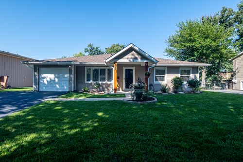 7212 Sprucewood Ave, Woodridge, IL, 60517-2210 | Card Image