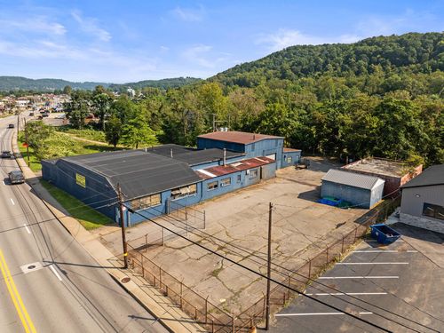 1702 Wheeling Ave, Glen Dale, WV, 26038-1735 | Card Image