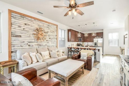 2591 W Pollo Cir, Flagstaff, AZ, 86001-0785 | Card Image