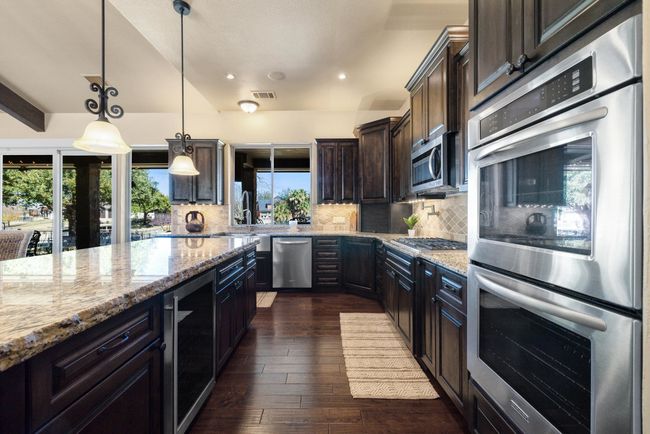 306 Bridgepoint Dr, House other with 5 bedrooms, 6 bathrooms and null parking in Kingsland TX | Image 6