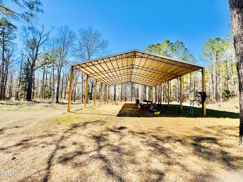 104 Mamie Mangum Rd, Florence, MS, 39073-7915 | Card Image