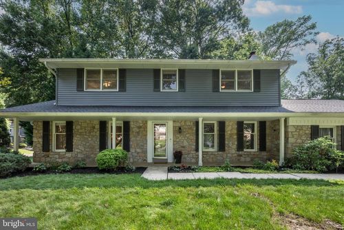 561 Nottingham Dr, YARDLEY, PA, 19067-3324 | Card Image