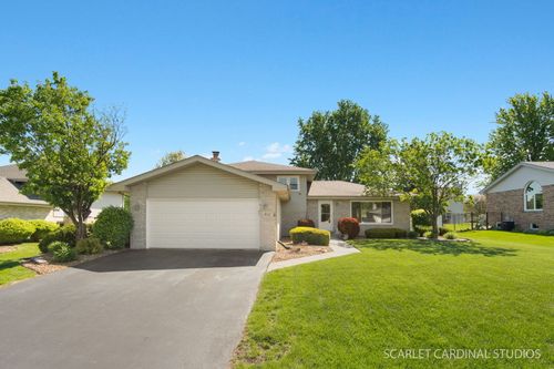 652 Princeton Ln, New Lenox, IL, 60451-3815 | Card Image