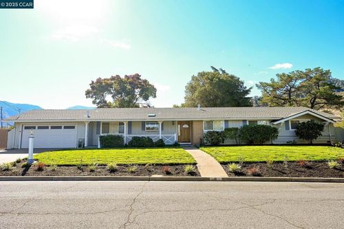 9 Herriman Ct, Clayton, CA, 94517-1324 | Card Image