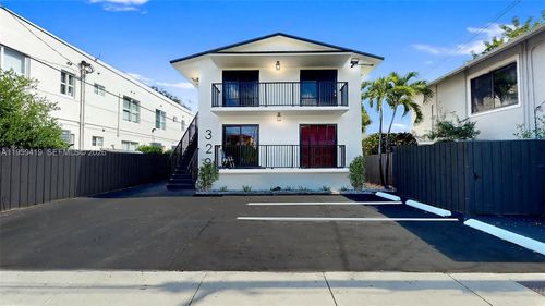 329 Sw 9th Ave, Miami, FL, 33130-2251 | Card Image
