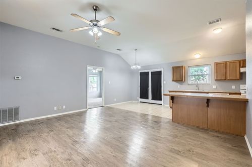 224 Copper Ln, Jarrell, TX, 76537-1706 | Card Image