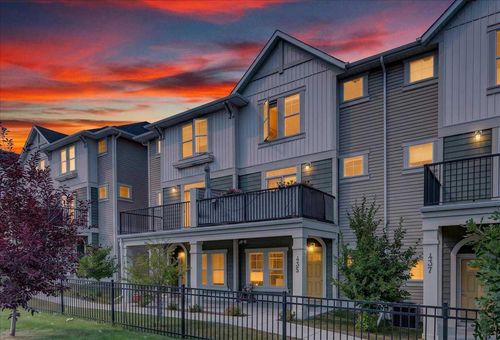 435 S Point Lane Sw, Airdrie, AB, T4B5G8 | Card Image