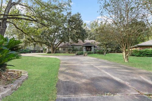 100 Bayou Dr, Beaumont, TX, 77705-8352 | Card Image