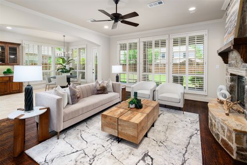 8100 Ravencliff Dr, Mckinney, TX, 75070-5322 | Card Image