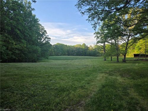 2901 Seats Rd, Yadkinville, NC, 27055-6808 | Card Image