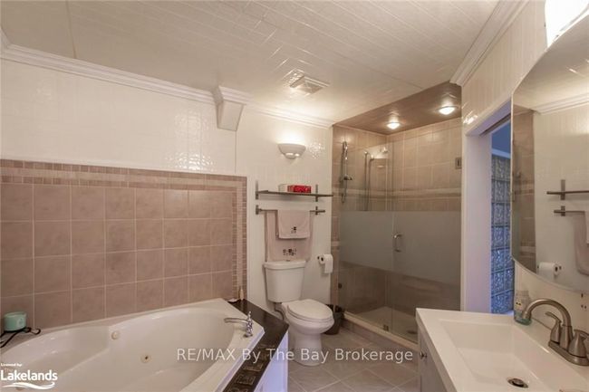 8 - 39 28th St S, Condo with 3 bedrooms, 2 bathrooms and 1 parking in Wasaga Beach ON | Image 25