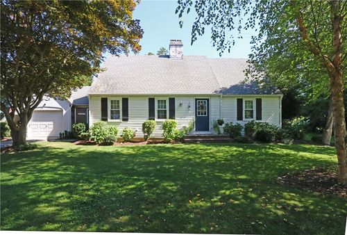 5 North Dr, Middletown, RI, 02842-4609 | Card Image