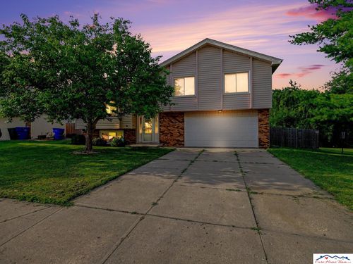 8712 Monroe St, Ralston, NE, 68127-4404 | Card Image