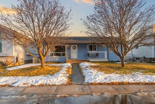 5 Greenview Way, Strathmore, AB, T1P1L2 | Card Image