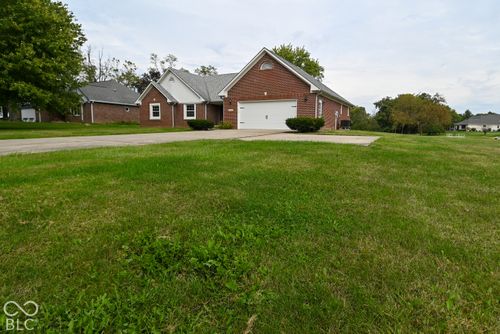 7920 Hadley St, Coatesville, IN, 46121-9016 | Card Image