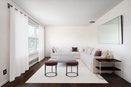 138 Davison Ave, Oceanside, NY, 11572-2217 | Card Image