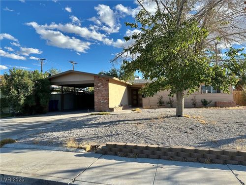 4413 Buckeye Ave, Las Vegas, NV, 89102-3520 | Card Image