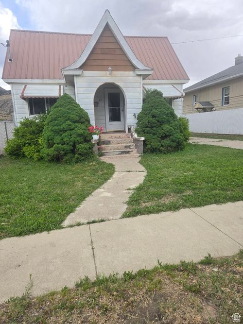 27 Bryner St, Helper, UT, 84526-1019 | Card Image