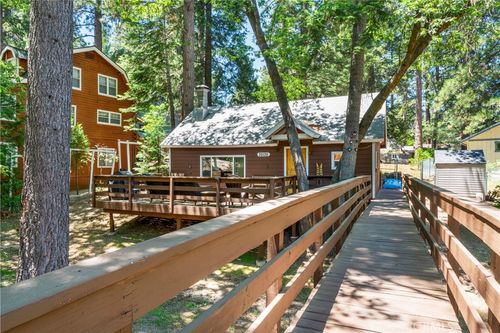 32135 West Dr, Running Springs, CA, 92382 | Card Image