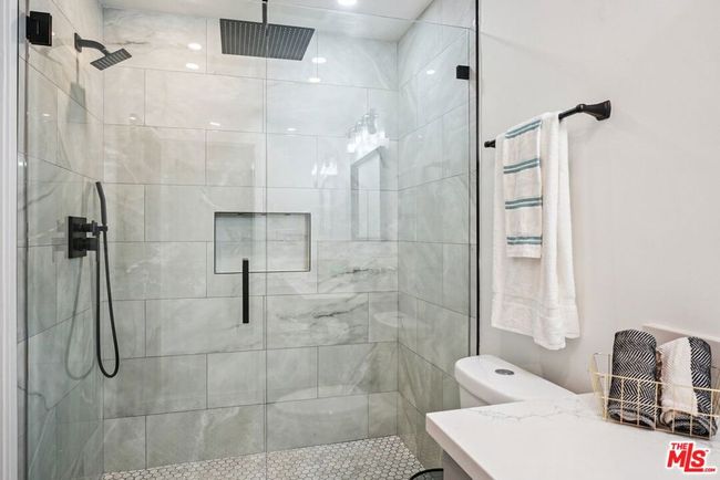16901 Kinzie St, House other with 4 bedrooms, 2 bathrooms and 2 parking in Northridge CA | Image 16