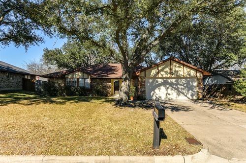 5403 Firewood Dr, Arlington, TX, 76016-1218 | Card Image