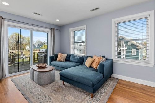 3-10 Irma St, Boston, MA, 02124-3258 | Card Image