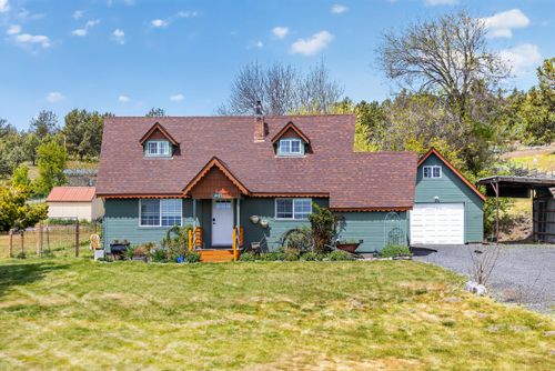 8029 Highway 66, Klamath Falls, OR, 97601 | Card Image