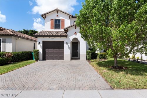 8797 Madrid Cir, NAPLES, FL, 34104-6225 | Card Image