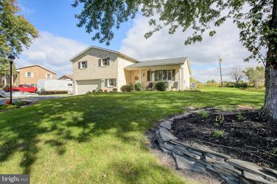 16 Obsidian Drive, House other with 4 bedrooms, 2 bathrooms and null parking in CHAMBERSBURG PA | Image 3