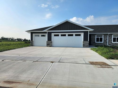 441 E Center Ave Avenue, Salem, SD, 57058 | Card Image