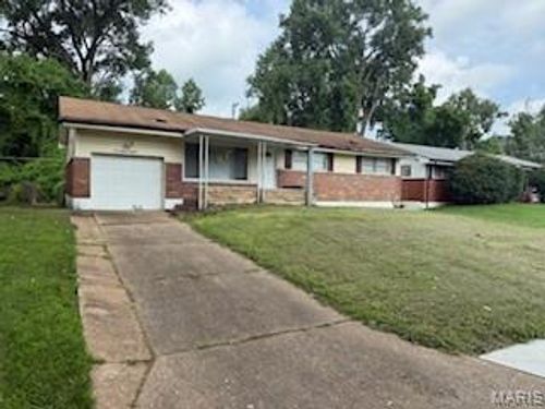 9843 Edgefield Dr, Saint Louis, MO, 63136-5418 | Card Image