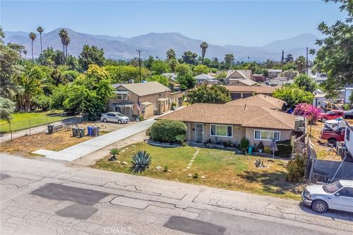 7235 Perris Hill Rd, San Bernardino, CA, 92404-6210 | Card Image
