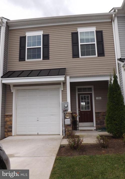 126 Oflannery Ct, MARTINSBURG, WV, 25403-1320 | Card Image