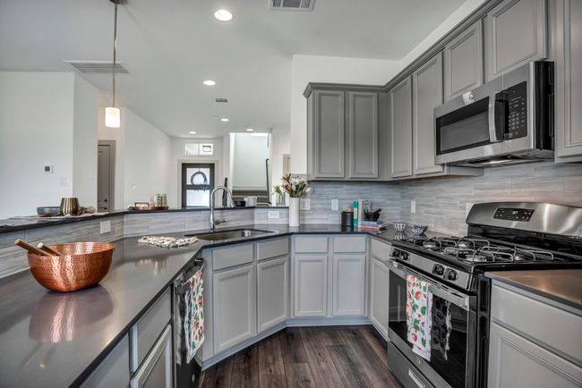 Corner unit with a garage | Image 5