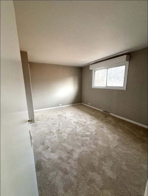 apt-a-929 W North Ave, Villa Park, IL, 60181-1335 | Card Image
