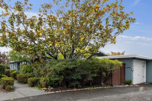 20 Porto Bello Dr, San Rafael, CA, 94901-4227 | Card Image